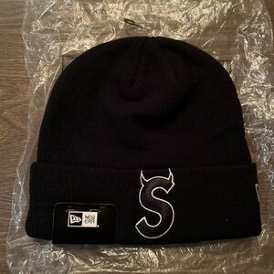 Supreme New Era S Logo Beanie Black FW22 Brand New